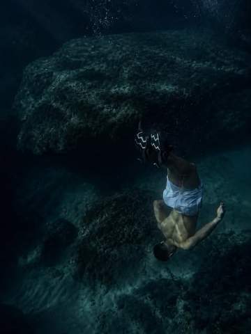 Un'apnea sul fondale